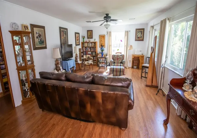Photo 4 of Sale Pending at 150 Sw Fairway Dr, Keystone Heights, FL 32656 | MLS# GC534736 | Listing updated on 2026-10-01