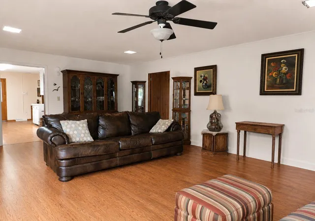Photo 3 of Sale Pending at 150 Sw Fairway Dr, Keystone Heights, FL 32656 | MLS# GC534736 | Listing updated on 2026-10-01