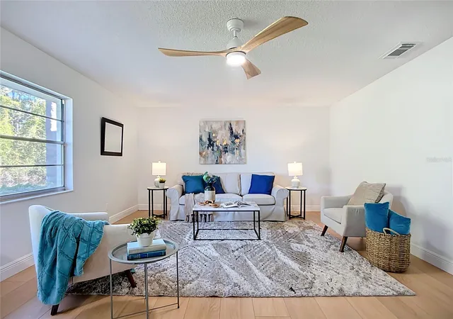 4th image of 2014 Hampstead Cir, Sun City Center, FL 33573 | MLS# TB8438221