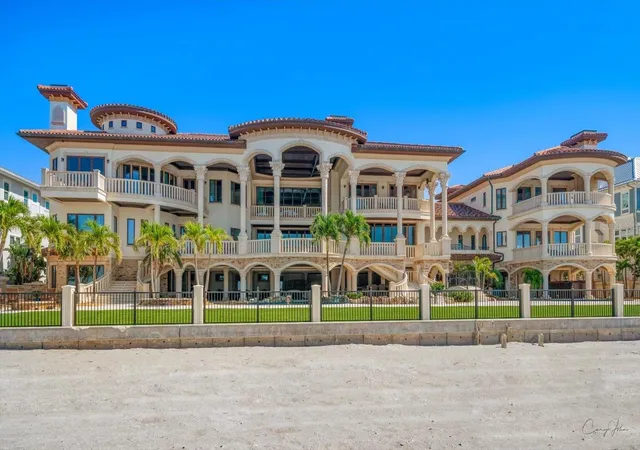 3rd image of 1700 Gulf Blvd, Belleair Beach, FL 33786 | MLS# TB8438533