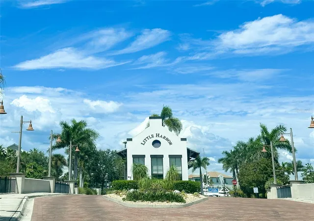Photo 3 of Condo for sale at 611 Destiny Dr #501, Ruskin, FL 33570 | MLS# TB8438567 | Listing updated on 2026-09-12