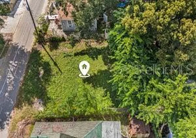 Photo 2 of Sale Pending at 2304 N Grove Ave, Tampa, FL 33602 | MLS# A4668822 | Listing updated on 2026-05-07