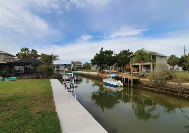 Homes for sale in Hernando Beach, FL | 4977 Cedarbrook Ln, Hernando Beach, FL 34607 | MLS# S5136809