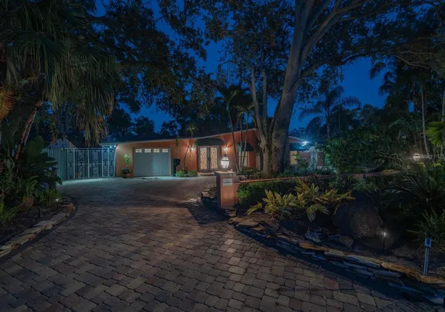 Photo 2 of Single family home for sale at 3033 82nd Wy N, Saint Petersburg, FL 33710 | MLS# TB8438986 | Listing updated on 2026-09-06