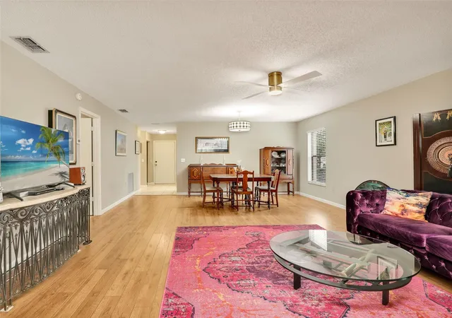 Photo 2 of Single family home for sale at 623 Oak Hill Cir #28, Sarasota, FL 34232 | MLS# C7516464 | Listing updated on 2026-08-31