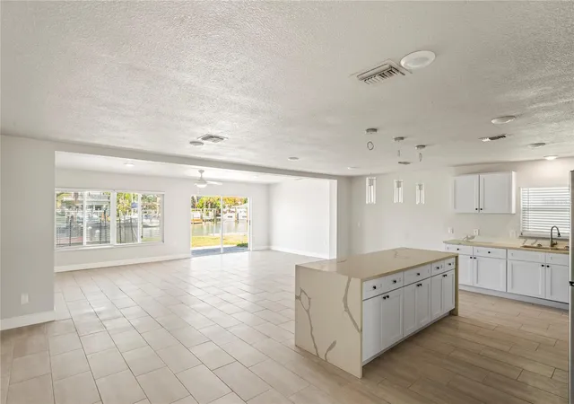 4th image of 516 Crystal Dr, Madeira Beach, FL 33708 | MLS# TB8439054
