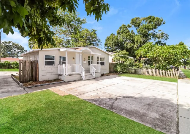 Photo 2 of Single family home for sale at 2626 15th Avenue N, Saint Petersburg, FL 33713 | MLS# O6353523 | Listing updated on 2026-07-29