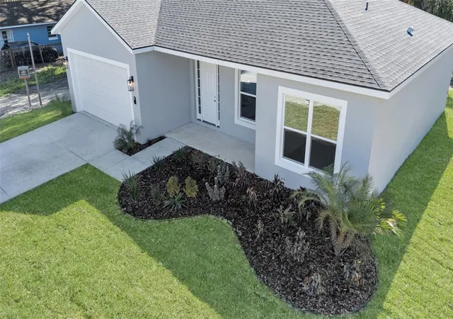 Photo 2 of Single family home for sale at 902 Sw 2nd Street, Ocala, FL 34471 | MLS# OM711748 | Listing updated on 2026-06-16