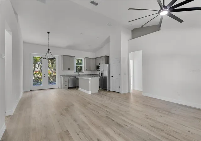 Photo 4 of Single family home for sale at 902 SW 2nd Street, Ocala, FL 34471 | MLS# OM711748 | Listing updated on 2026-06-16
