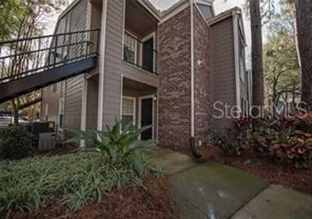 Listing Photo 4 - Condo for sale in building located at 5136 Park Central Dr, Orlando, FL 32839 - Unit #215