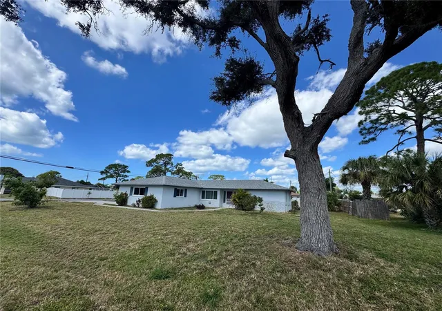 26th image of 1048 Porpoise Rd, Venice, FL 34293 | MLS# TB8439382