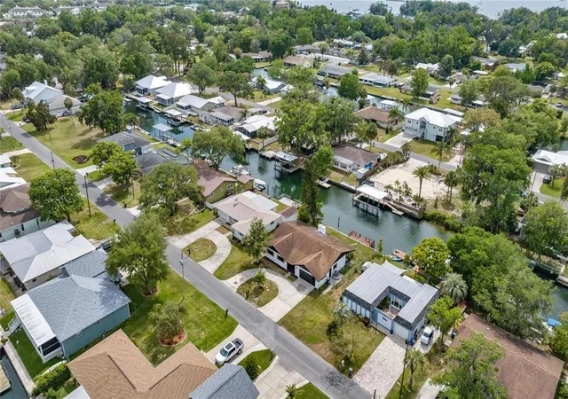 2nd image of 1218 Se 4th Ave, Crystal River, FL 34429 | MLS# TB8439483