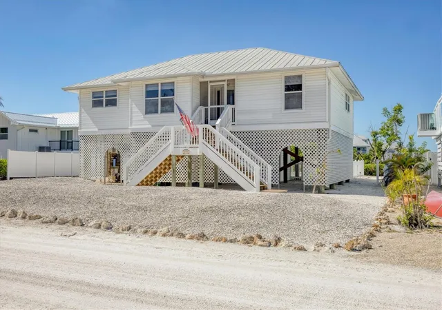Photo 3 of Single family home for sale at 271 Bocilla Dr, Placida, FL 33946 | MLS# D6144338 | Listing updated on 2026-09-21