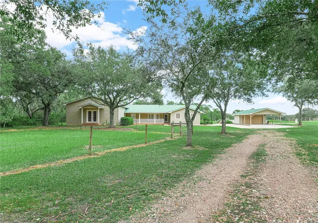 Photo 4 of Single family home for sale at 3963 Mammoth Grove Rd, Lake Wales, FL 33898 | MLS# P4936763 | Listing updated on 2026-10-05
