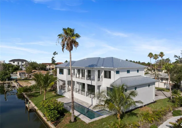Photo 2 of Single family home for sale at 530 De Narvaez Dr, Longboat Key, FL 34228 | MLS# A4669195 | Listing updated on 2026-10-06