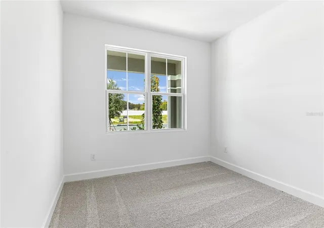 Photo 3 of Single family home for sale at 178 Blue Star Ct, Tavares, FL 32778 | MLS# S5137063 | Listing updated on 2026-10-07