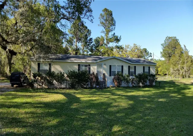 Photo 1 of Sale Pending at 18635 Phillips Rd, Brooksville, FL 34604 | MLS# W7880063 | Listing updated on 2026-08-21