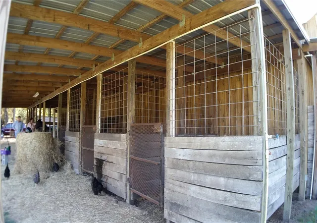 Photo 3 of Sale Pending at 18635 Phillips Rd, Brooksville, FL 34604 | MLS# W7880063 | Listing updated on 2026-08-21
