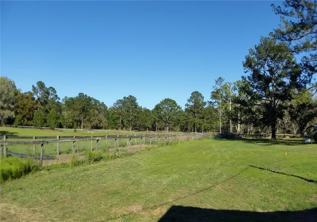 Photo 4 of Sale Pending at 18635 Phillips Rd, Brooksville, FL 34604 | MLS# W7880063 | Listing updated on 2026-08-21