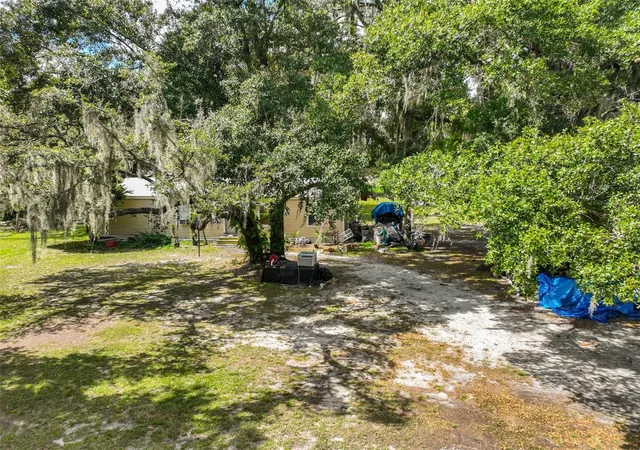 Photo 4 of Sale Pending at 1329 Wilkinson Dr, Plant City, FL 33566 | MLS# TB8440276 | Listing updated on 2026-09-22
