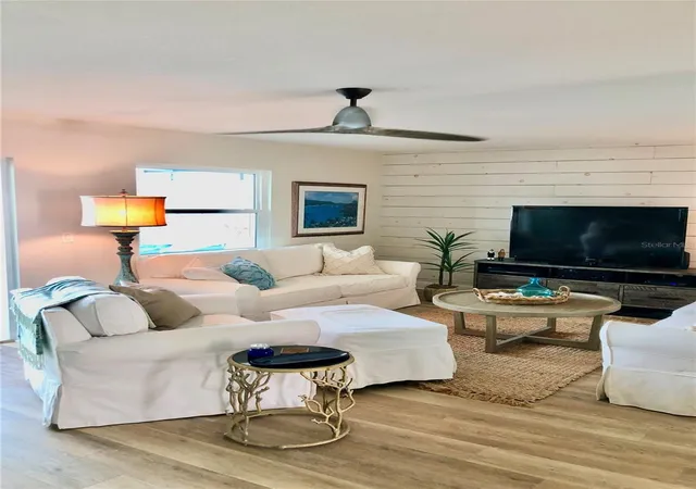 Photo 3 of Condo for sale at 7 Dunoon Pl #203, Dunedin, FL 34698 | MLS# W7880069 | Listing updated on 2026-10-07