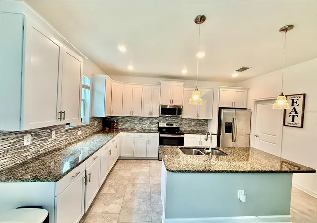 Photo 3 of Single family home for sale at 3059 Beaver Crk Dr, Kissimmee, FL 34746 | MLS# O6354492 | Listing updated on 2026-08-14