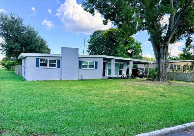 Photo 1 of Single family home for sale at 1604 Crystal Ct E, Lakeland, FL 33801 | MLS# TB8440429 | Listing updated on 2026-10-20