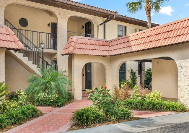 2nd image of 371 Nw 14th Pl, Crystal River, FL 34428 | MLS# OM712039