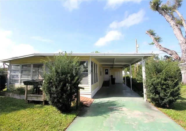 Homes for sale in Zephyrhills, FL | 6021 Ridgewood Dr, Zephyrhills, FL 33542 | MLS# TB8440628