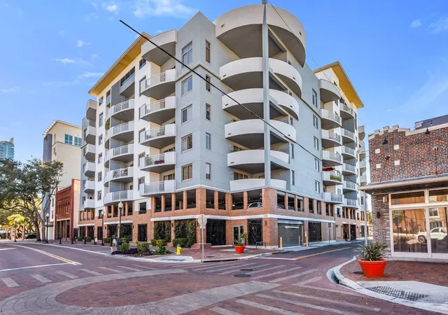 2nd image of 1108 N Franklin St #605, Tampa, FL 33602 | MLS# TB8440716