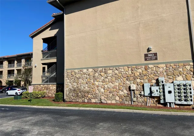 Listing Photo 3 - Condo for sale in building located at 902 Charo Pkwy, Davenport, FL 33897 - Unit #622