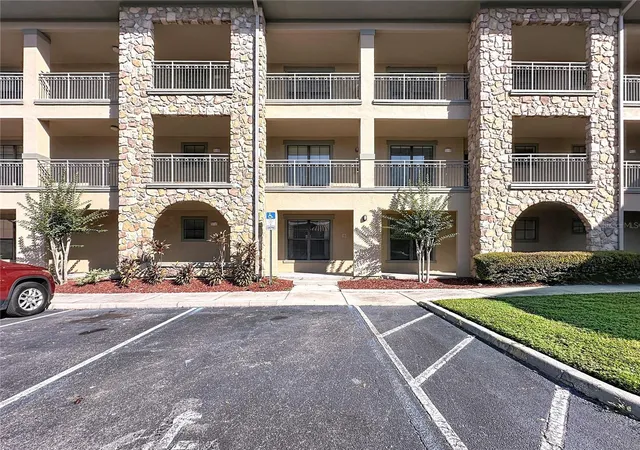 Listing Photo 2 - Condo for sale in building located at 902 Charo Pkwy, Davenport, FL 33897 - Unit #622