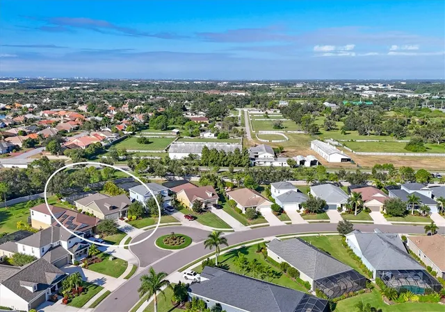 Photo 1 of Single family home for sale at 7040 White Willow Ct, Sarasota, FL 34243 | MLS# A4669438 | Listing updated on 2026-08-29