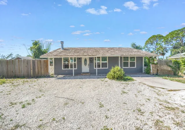 Photo 1 of Single family home for sale at 4078 Groveland Ave, Sarasota, FL 34231 | MLS# A4669478 | Listing updated on 2026-09-14