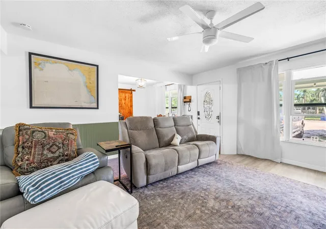 Photo 4 of Single family home for sale at 4078 Groveland Ave, Sarasota, FL 34231 | MLS# A4669478 | Listing updated on 2026-09-14