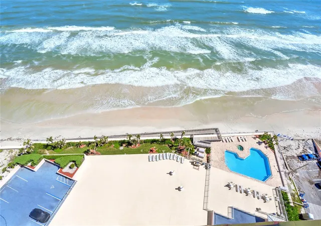 Listing Photo 5 - Condo for sale in building located at 1900 N Atlantic Ave, Daytona Beach, FL 32118 - Unit #1603