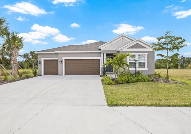 Photo 3 of Single family home for sale at 15537 Foxtail Ln, Nokomis, FL 34275 | MLS# A4669505 | Listing updated on 2026-08-28