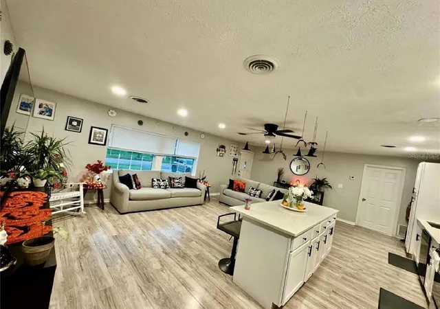 2nd image of 5832 Holmes Dr, Orlando, FL 32808 | MLS# L4956802
