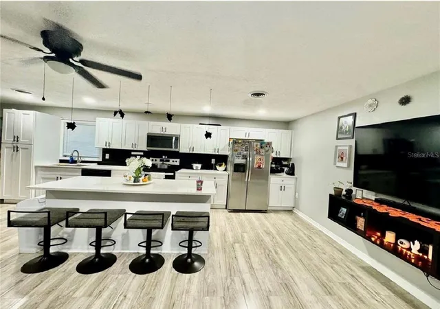 4th image of 5832 Holmes Dr, Orlando, FL 32808 | MLS# L4956802