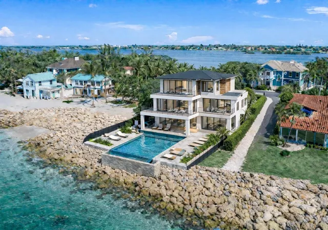2nd image of 141 N Casey Key Rd, Osprey, FL 34229 | MLS# A4669513