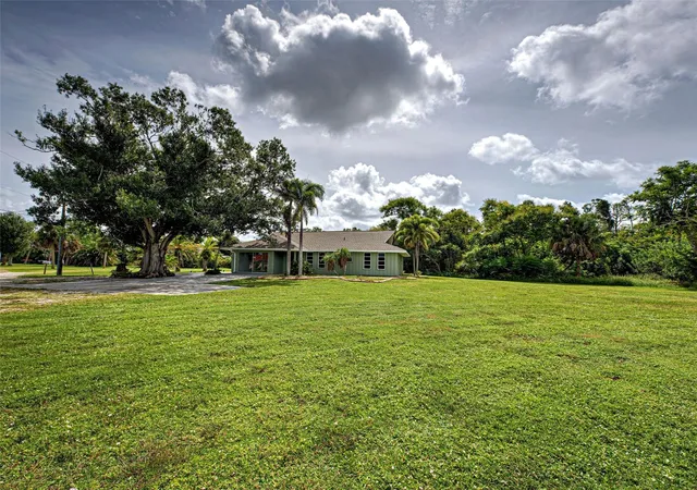 3rd image of 425 Morrison Ave, Englewood, FL 34223 | MLS# D6144406