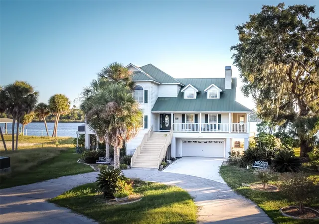 2nd image of 2130 Nw 14th St, Crystal River, FL 34428 | MLS# V4945558