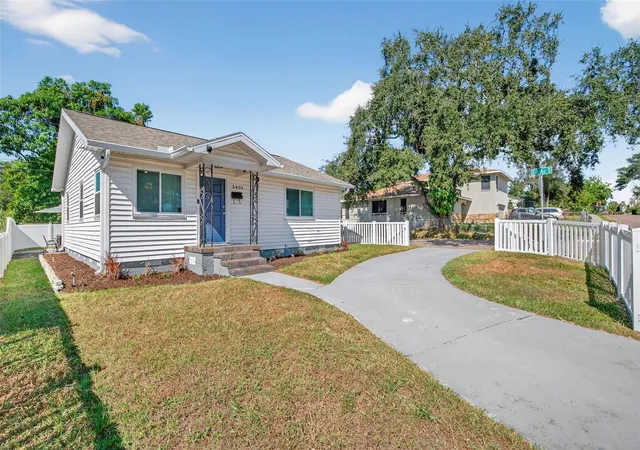 Photo 1 of Single family home for sale at 2401 19th Street S, Saint Petersburg, FL | MLS# TB8441079 | Listing updated on 2026-10-21