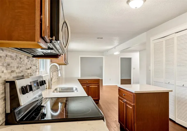 4th image of 104 Hallmark Ct, Lake Mary, FL 32746 | MLS# O6355112
