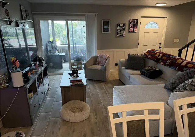3rd image of 7925 Pine Dr, TEMPLE TERRACE, FL 33637