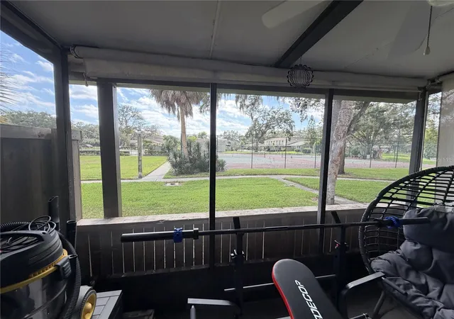 5th image of 7925 Pine Dr, TEMPLE TERRACE, FL 33637