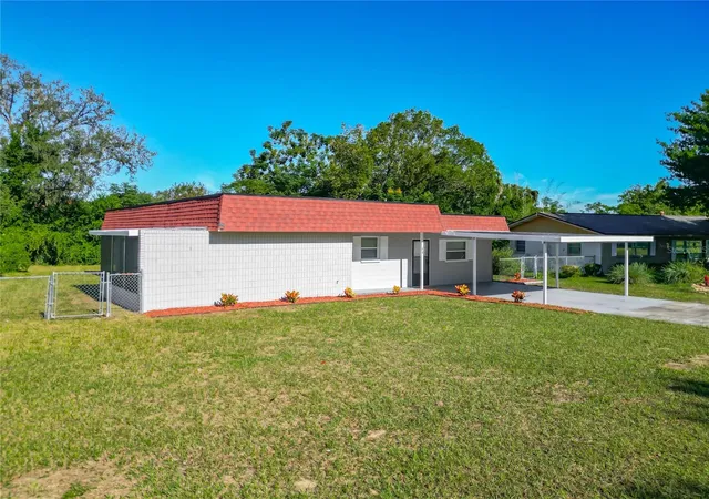 Photo 2 of Single family home for sale at 46 Lake Court Loop, Ocala, FL 34472 | MLS# OM712169 | Listing updated on 2026-10-02