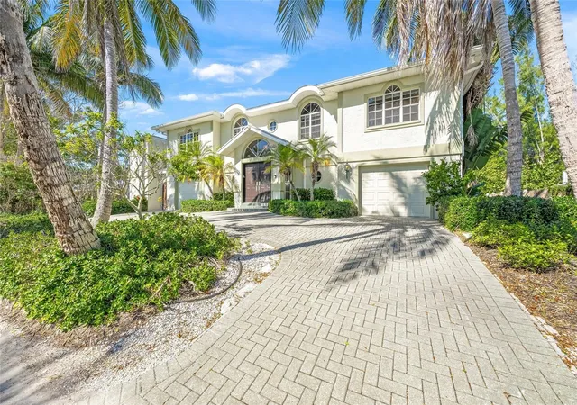 Photo 3 of Single family home for sale at 569 Juan Anasco Dr, Longboat Key, FL 34228 | MLS# A4669634 | Listing updated on 2026-10-11
