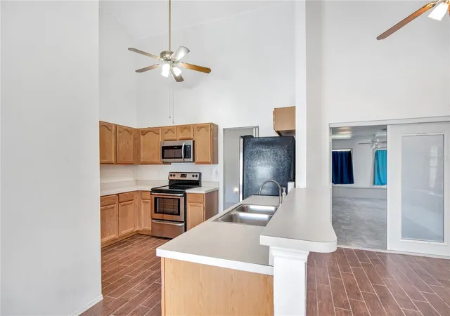 Photo 4 of Single family home for sale at 6019 Long Peak Dr, Orlando, FL 32810 | MLS# O6355266 | Listing updated on 2026-08-07