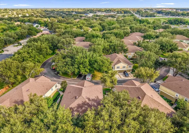 2nd image of 910 Ashworth Overlook Dr, APOPKA, FL 32712